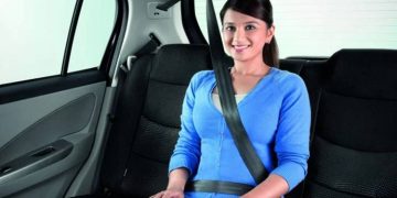 പിന്‍സീറ്റില്‍ എല്ലാവര്‍ക്കും സീറ്റ് ബെല്‍റ്റ് ; ഇന്ത്യയില്‍ നിയമം ഉടന്‍ വരും