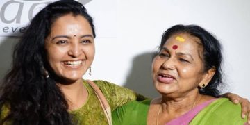 അമ്മയെപ്പോലെ സ്‌നേഹിച്ചിരുന്ന ഒരാളാണ് യാത്രയായത് ; കെപിഎസി ലളിതയെ ഓര്‍മിച്ച് മഞ്ജു വാര്യര്‍