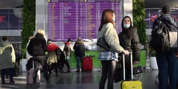 യുക്രൈൻ അതിർത്തിയിലെ വിമാനത്താവളം അടച്ചു ; ഇന്ത്യക്കാരെ മടക്കിക്കൊണ്ടുവരുന്നതിൽ അനശ്ചിതത്വം