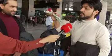 ഇന്ത്യയിലെത്തിയ​ ശേഷം റോസാപ്പൂവ്​ തന്നിട്ടെന്ത്​ കാര്യം ;  രോഷാകുലനായി യുക്രെയ്​നിലെ വിദ്യാർഥി