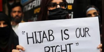 പോരാട്ടം തുടരും ; ഹിജാബ് അനുവദിച്ചില്ലെങ്കിൽ പഠനം അവസാനിപ്പിക്കുമെന്ന് വിദ്യാർത്ഥികൾ