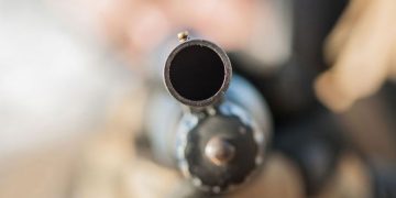 സ്കൂൾ വിദ്യാർഥികൾ തമ്മിൽ തർക്കം ; പത്തൊൻപതുകാരൻ വെടിയേറ്റു മരിച്ചു