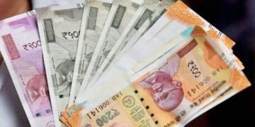 കേന്ദ്ര സർക്കാർ ജീവനക്കാർക്കും പെൻഷൻകാർക്കും സന്തോഷ വാർത്ത: ശമ്പളത്തിൽ വർധന