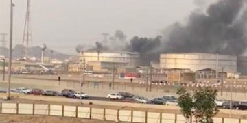 ജിദ്ദയിലെ മിസൈല്‍ ആക്രമണത്തില്‍ അരാംകോയുടെ എണ്ണ ടാങ്കിന് തീപിടിച്ചു