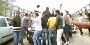 ഡല്‍ഹി ആരോഗ്യ മന്ത്രിയുടെ കാര്‍ തടഞ്ഞ് ബി.ജെ.പി പ്രവര്‍ത്തകര്‍