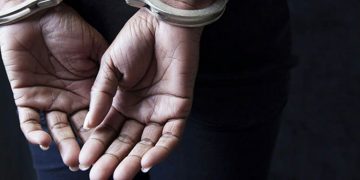 ഹാർപ്പിക് കണ്ണിലൊഴിച്ച് വൃദ്ധയെ അന്ധയാക്കി പണവും സ്വർണ്ണവും കവർന്നു ; വീട്ടുജോലിക്കാരി പിടിയിൽ