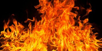 മാനസിക വെല്ലുവിളി നേരിടുന്ന മകന് പറ്റിയ കയ്യബദ്ധം ; കാന്‍സര്‍ രോഗിയായ അമ്മ പൊള്ളലേറ്റ് മരിച്ചു