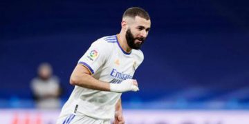 ബെന്‍സേമയുടെ ഹാട്രിക് പ്രഹരത്തില്‍ പിഎസ്ജി വീണു ; റയല്‍ മാഡ്രിഡ് ക്വാര്‍ട്ടറില്‍