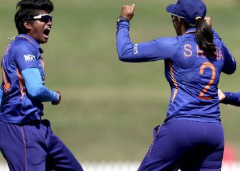 വനിതാ ലോകകപ്പ്: ന്യൂസീലൻഡിനെ പിടിച്ചുകെട്ടി ഇന്ത്യ ; വിജയലക്ഷ്യം 261 റൺസ്