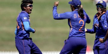 വനിതാ ലോകകപ്പ്: ന്യൂസീലൻഡിനെ പിടിച്ചുകെട്ടി ഇന്ത്യ ; വിജയലക്ഷ്യം 261 റൺസ്