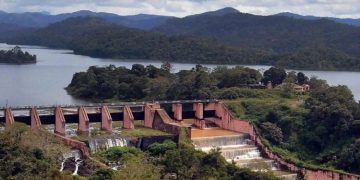 മുല്ലപ്പെരിയാർ ഡാമിലെ സുരക്ഷാ വീഴ്ച ; നാലംഗ സംഘത്തിനെതിരെ കേസെടുത്ത് വനം വകുപ്പ്