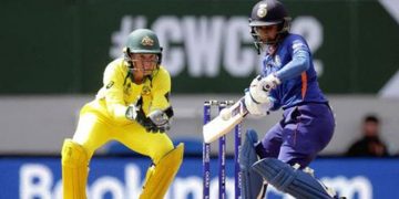 മൂന്ന് ഫിഫ്റ്റി ; തകര്‍ച്ചയ്‌ക്ക് ശേഷം ഇന്ത്യന്‍ വനിതകള്‍ക്ക് മികച്ച സ്‌കോര്‍