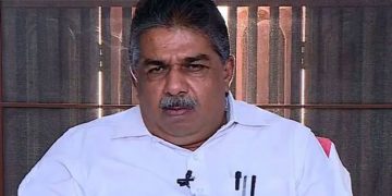 സർക്കാരിന്റെ തുടർഭരണം ഇല്ലാതാക്കാൻ ചിലർ ശ്രമിക്കുന്നു ;  ജനങ്ങളെ ചേർത്ത് പിടിച്ച് പദ്ധതിയുമായി മുന്നോട്ടു പോകും – മന്ത്രി സജി ചെറിയാൻ