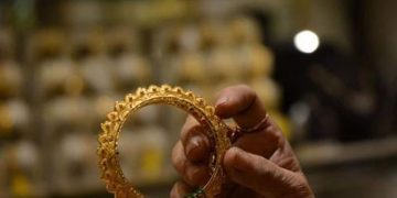 സംസ്ഥാനത്ത് സ്വർണവില കുറഞ്ഞു ; വാങ്ങാൻ കാത്തിരുന്നവർക്ക് നിരാശ