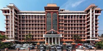 പാതയോരത്തെ കൊടിതോരണങ്ങള്‍ ; സര്‍വകക്ഷിയോഗം വിളിച്ചതിനെതിരെ വിമര്‍ശനവുമായി ഹൈക്കോടതി