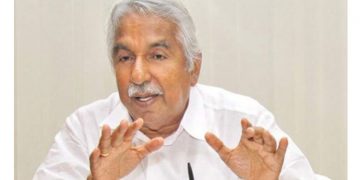 കെ സി വേണുഗോപാലിനെതിരായ ആരോപണങ്ങളെ പ്രതിരോധിച്ച് ഉമ്മന്‍ ചാണ്ടി ; വ്യക്തിപരമായ ആക്രമണം തെറ്റാണെന്ന് വിമര്‍ശനം