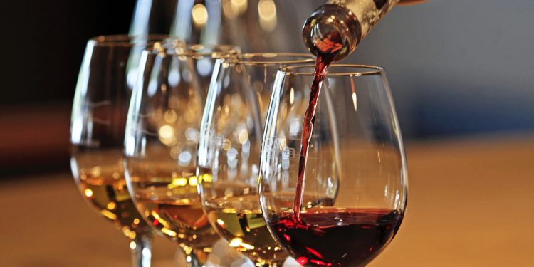 കാർഷിക വിളകളിൽ നിന്ന് വൈനും മദ്യവും ഉൽപ്പാദിപ്പിക്കാൻ തീരുമാനം ; മന്ത്രിസഭ അനുമതി നൽകി