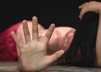 ‘ സ്ത്രീധനം കിട്ടാത്തതിന് ബന്ധുക്കളെക്കൊണ്ട് കൂട്ടബലാത്സംഗം ചെയ്യിച്ച് വിഡിയോ പകർത്തി ’