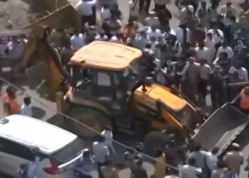 ജഹാംഗീർപുരിയിൽ ഒഴിപ്പിക്കൽ നടപടി തുടങ്ങി ; കനത്ത സുരക്ഷ