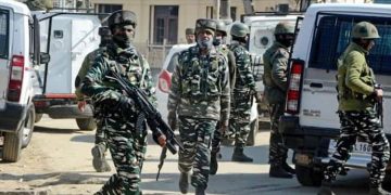 ജമ്മു കശ്മീരിൽ ഏറ്റുമുട്ടൽ ; ഒരു ഭീകരനെ വധിച്ചു , ഏറ്റുമുട്ടൽ തുടരുന്നു