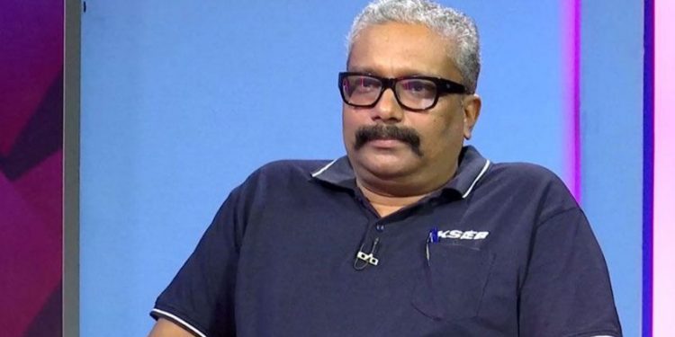 ജോലിക്ക് വരേണ്ടത് മാടമ്പിത്തരം വീട്ടില്വച്ചിട്ട് : കെഎസ്ഇബി ചെയർമാൻ