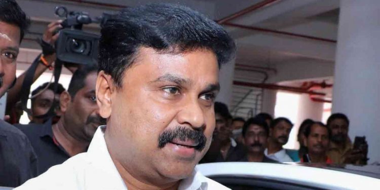 ദിലീപിന്റെ അഭിഭാഷകർക്കെതിരെ ബാർ കൗൺസിലിന് തെളിവുകൾ നൽകി അതിജീവിത