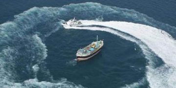 280 കോടിയുടെ ഹെറോയിനുമായി പാക്ക് ബോട്ട് ഗുജറാത്ത് തീരത്ത് പിടിയിൽ ; 9 പാക്ക് പൗരന്മാരും പിടിയിൽ