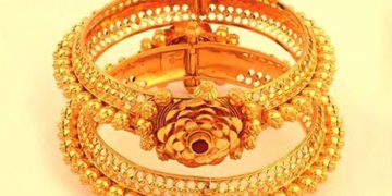 കുത്തനെ കുറഞ്ഞും കൂടിയും ; ചാഞ്ചാട്ടത്തിനൊടുവിൽ മാറ്റമില്ലാതെ സ്വർണവില