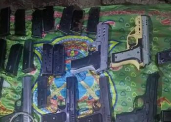 ജമ്മുകശ്മീരില്‍ റെയ്ഡില്‍ വൻ ആയുധശേഖരം പിടികൂടി