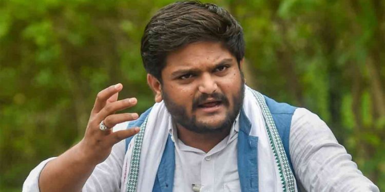 ‘ഞാൻ തുടരണമെങ്കിൽ ഒരു വഴി കണ്ടെത്തൂ’: കോൺഗ്രസിനോട് ഹാർദിക് പട്ടേല്