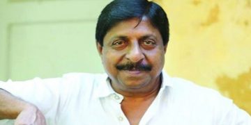 നടൻ ശ്രീനിവാസൻ ആശുപത്രി വിട്ടു