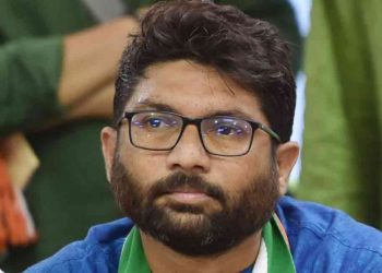 വനിതാ പൊലീസ് ഓഫിസറെ അപമാനിച്ച കേസ് :  ജിഗ്നേഷ് മേവാനിക്കു ജാമ്യം