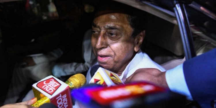 മധ്യപ്രദേശിൽ പ്രതിപക്ഷ നേതൃസ്ഥാനം കമൽനാഥ് രാജിവച്ചു ; രാജി സ്വീകരിച്ച് സോണിയ