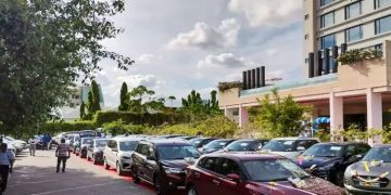 ജീവനക്കാർക്ക് കാറുകൾ സമ്മാനിച്ച് ചെന്നൈയിലെ ഐ.ടി കമ്പനി