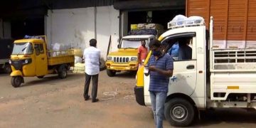 65 കിലോ, ഉരുട്ടി കാറിൽ കയറ്റാവുന്ന യന്ത്രം ; ഓണ്‍ലൈന്‍ പാഴ്സലിനും വേണം നോക്കുകൂലി