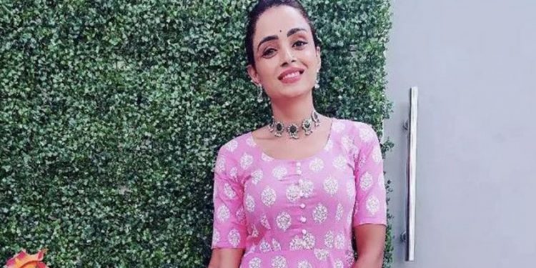 എനിക്ക് കുഞ്ഞുങ്ങൾ വേണ്ട ; നിലപാട് വ്യക്തമാക്കി പരുൾ ; അനുകൂലിച്ചും പ്രതികൂലിച്ചും സോഷ്യൽ മീഡിയ