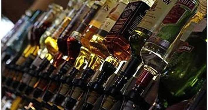 ഉത്സവാഘോഷത്തിനിടെ മദ്യസൽക്കാരം, ഒളിപ്പിച്ച് കടത്താൻ ശ്രമിച്ച വിദേശമദ്യം പിടികൂടി