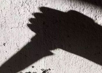 പ്രണയാഭ്യാർഥന നിരസിച്ചു ; 20കാരിയെയും മാതാപിതാക്കളെയും വഴിയിൽ കഴുത്തറുത്ത് കൊന്നു