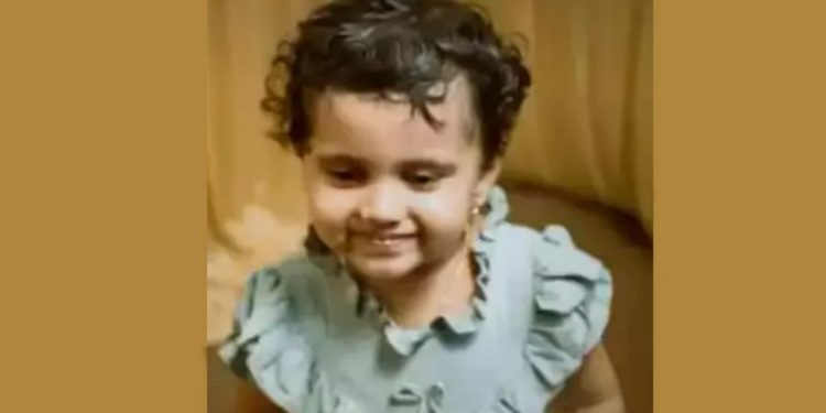 തൊണ്ടയിൽ കുപ്പിയുടെ അടപ്പ് കുടുങ്ങി മൂന്നു വയസ്സുകാരി മരിച്ചു