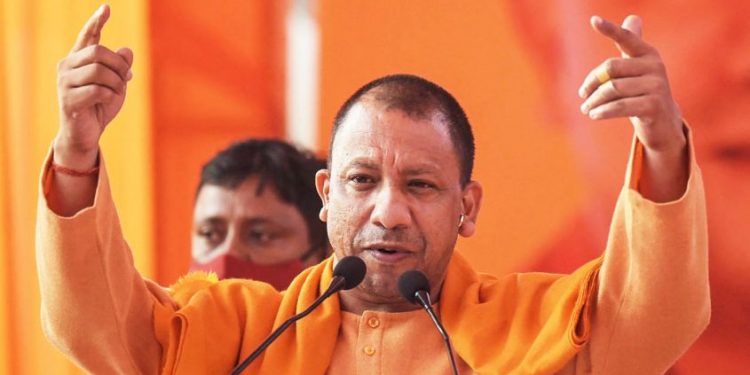 യോഗി ഉത്തരവിട്ടു ; യുപിയിൽ ഉച്ചഭാഷിണിയുടെ ശബ്ദം താഴ്ത്തി 17,000 ആരാധനാലയങ്ങൾ