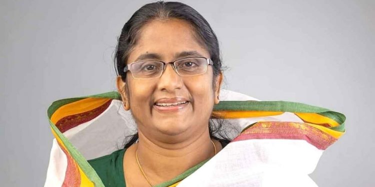 കോൺഗ്രസിൽ ഓരോരുത്തരും നേതാക്കൾ ; കൂടിയാലോചന ഇല്ലെന്നും ഷാനിമോൾ