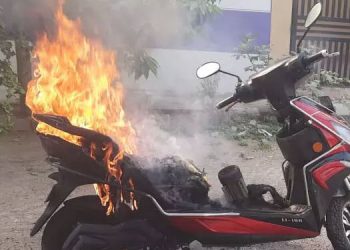 തീപിടിത്തം; വൈദ്യുത വാഹന നിർമാതാക്കളുടെ യോഗം വിളിച്ച് കേന്ദ്രം