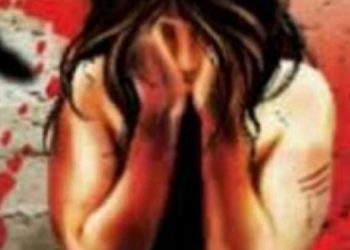 കൂട്ടബലാത്സം​ഗം ;  മൊഴി നൽകാൻ എത്തിയ പതിമൂന്നുകാരിയെ പൊലീസ് ഉദ്യോ​ഗസ്ഥൻ ബലാത്സം​ഗം ചെ‌യ്‌തു