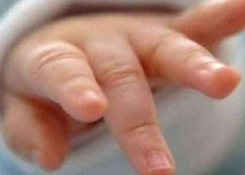 ട്രെയിനിലെ കക്കൂസിൽ പ്രസവിച്ച യുവതി കുഞ്ഞിനെ ഉപേക്ഷിച്ച് മുങ്ങി; സംഭവം ധൻബാദ്-ആലപ്പുഴ എക്സ്പ്രസിൽ