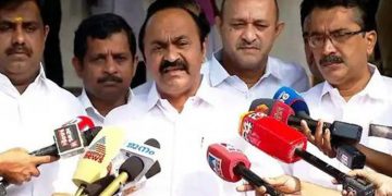 തൃക്കാക്കരയിൽ മന്ത്രിമാർ ജാതി നോക്കി വോട്ട് പിടിക്കുന്നു ; മതേതര കേരളത്തിന് അപമാനമെന്ന് വിഡി സതീശന്‍