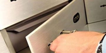 ബാങ്കിനുള്ളിൽ നാരങ്ങയും ശൂലവും വെച്ച് പൂജ നടത്തി മോഷണം ; കവർന്നത് 42 ലക്ഷം രൂപയുടെ പണവും സ്വർണ്ണവും