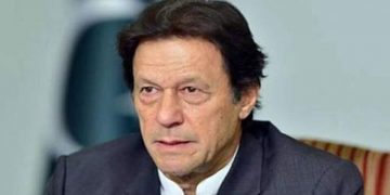 അമേരിക്കയുടെ ഭീഷണിക്ക് വഴങ്ങാതെ റഷ്യയിൽ നിന്ന് കുറഞ്ഞവിലക്ക് എണ്ണവാങ്ങി ; ഇന്ത്യയെ അഭിനന്ദിച്ച് ഇമ്രാൻ ഖാൻ