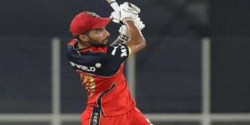 ബാറ്റിംഗ് 10 വര്‍ഷം പരിചയമുള്ളവനെപ്പോലെ ; രജത് പട്ടിദാറിന് വമ്പന്‍ പ്രശംസയുമായി രവി ശാസ്‌ത്രി