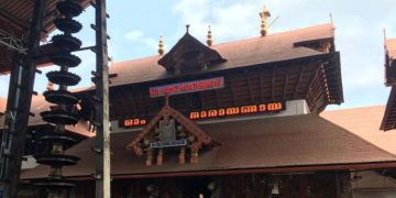 ഭക്തൻ ക്ഷേത്രകുളത്തിൽ വീണ് മരിച്ചു ; ഗുരുവായൂരിൽ ശുദ്ധക്രിയ ; ക്ഷേത്രപ്രവേശനത്തിന് നിയന്ത്രണം