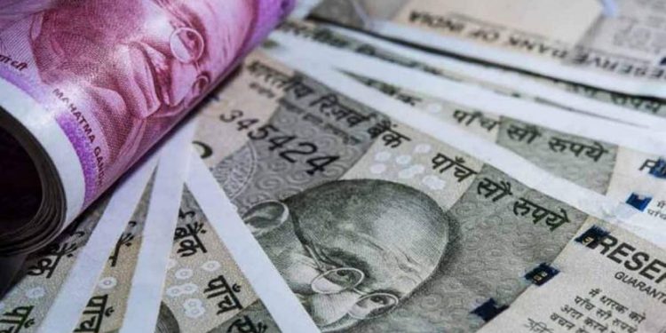 കള്ളനോട്ടുകളുടെ എണ്ണം കൂടിയെന്ന് ആർബിഐ ; നോട്ടുനിരോധനത്തിൽ കേന്ദ്രത്തിനെതിരെ കോൺഗ്രസ്